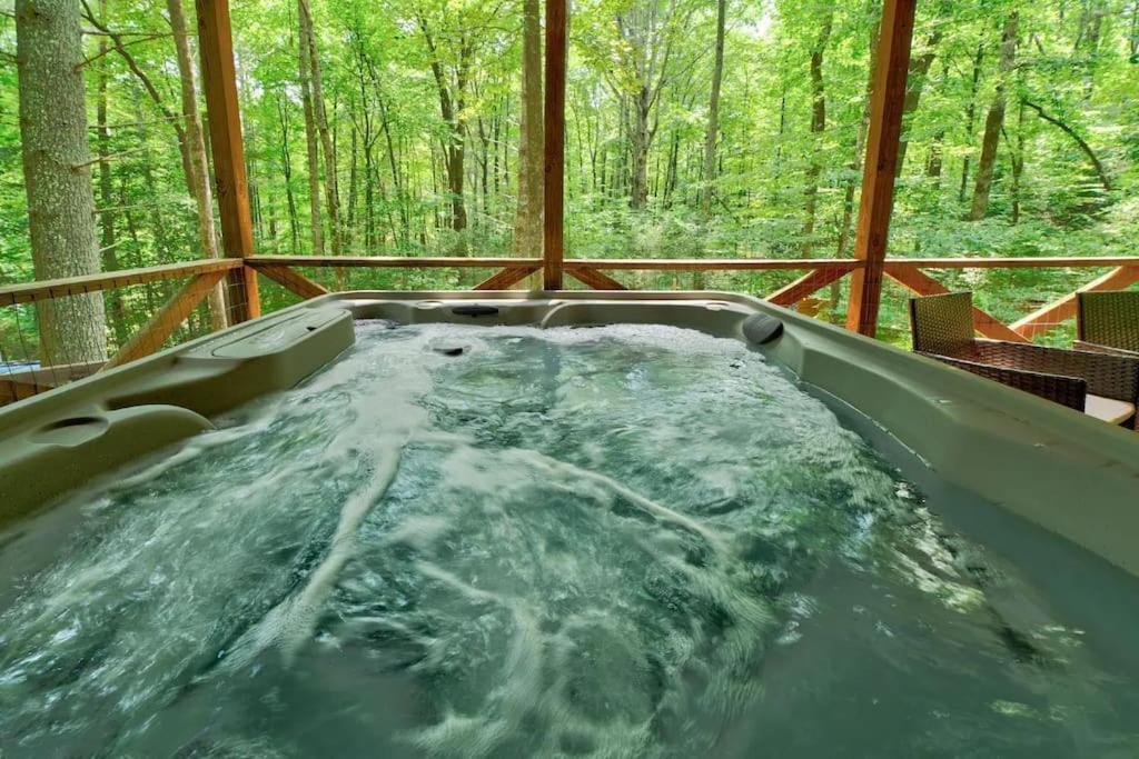 Bear Den Bungalow With Hot Tub Near Blue Ridge And Ellijay Exterior foto